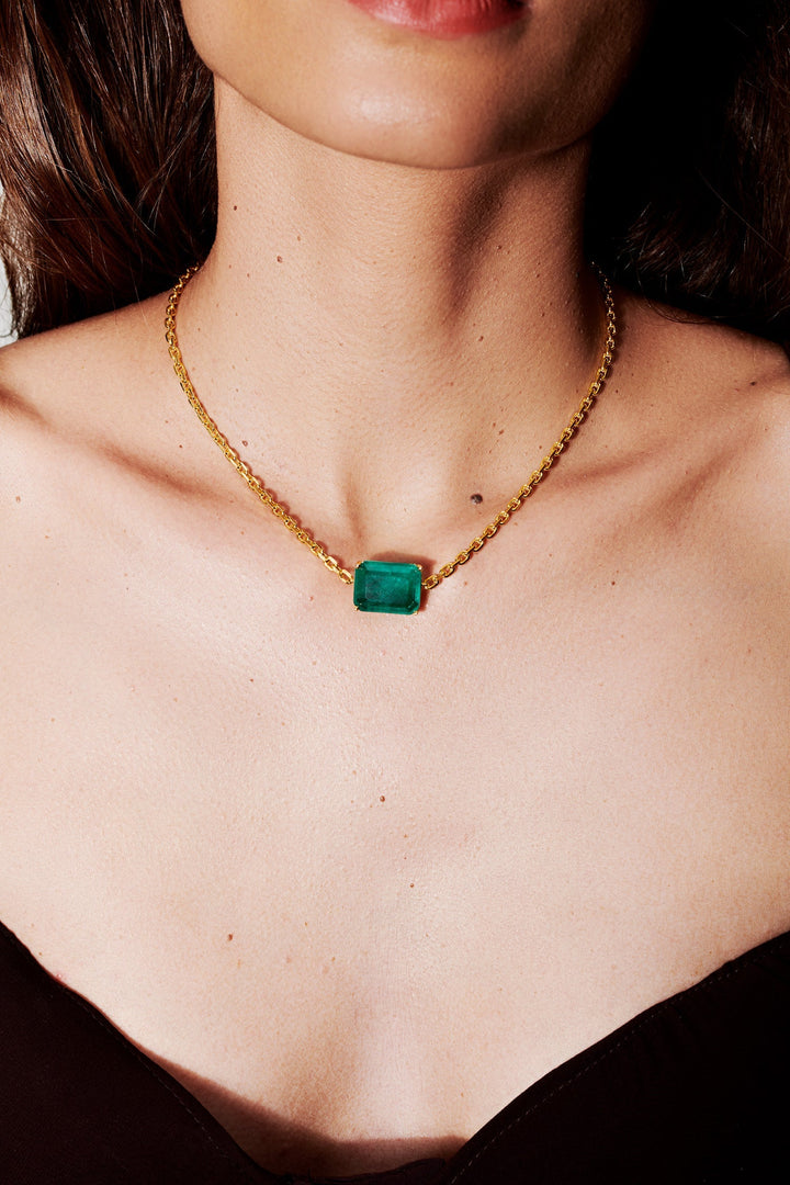 Serene Amulet Pendant With Chain