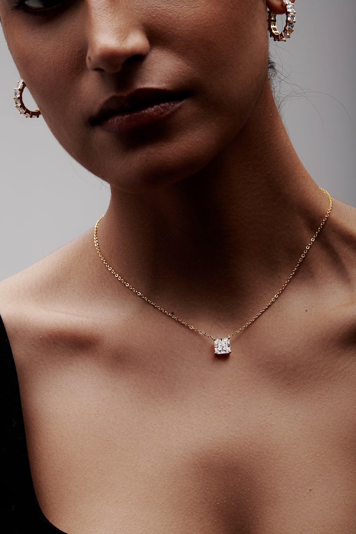 Square Shaped Solitaire Pendant With Chain